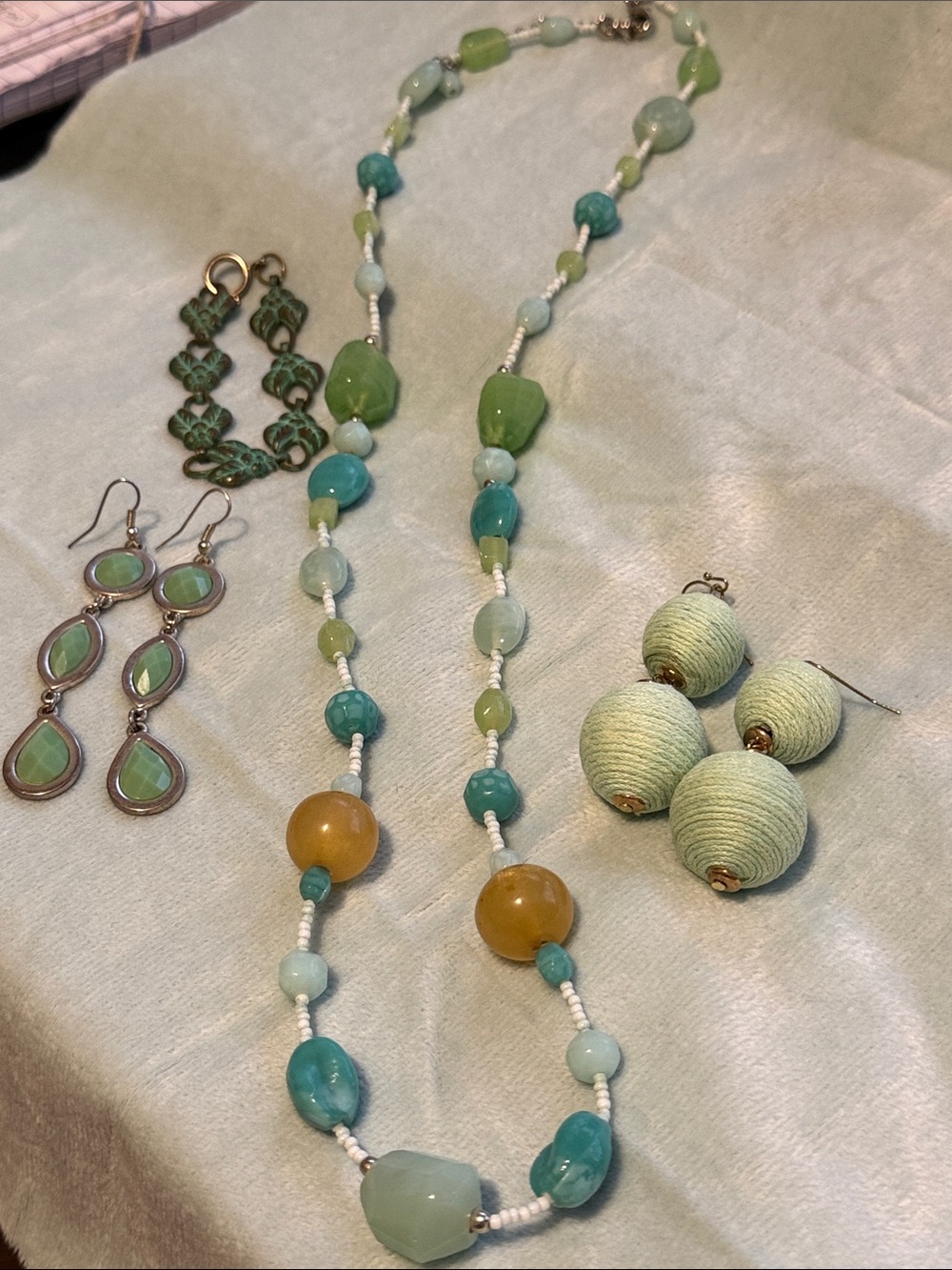 Mixed Green and Teal Beaded Women's Necklace